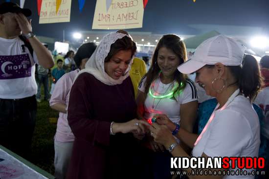 relay4life13 Minister YB . Datuk Seri Sharizat Jalil drops by to lend her support