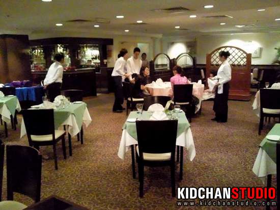 sunway02 the enthusiatic staffs at Dining Room